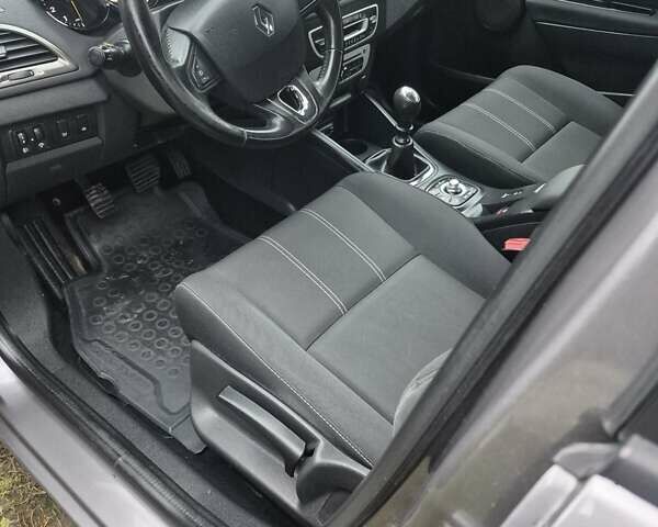Рено Меган 2014 в Ровно на Automoto.ua Серый Рено Меган, объемом двигателя 1.5 л и пробегом 182 тыс. км за 8950 $, фото 4 на Automoto.ua