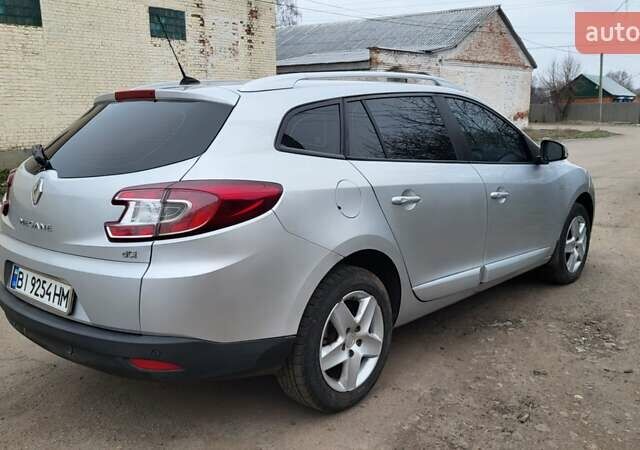 Серый Рено Меган, объемом двигателя 1.46 л и пробегом 233 тыс. км за 7800 $, фото 2 на Automoto.ua