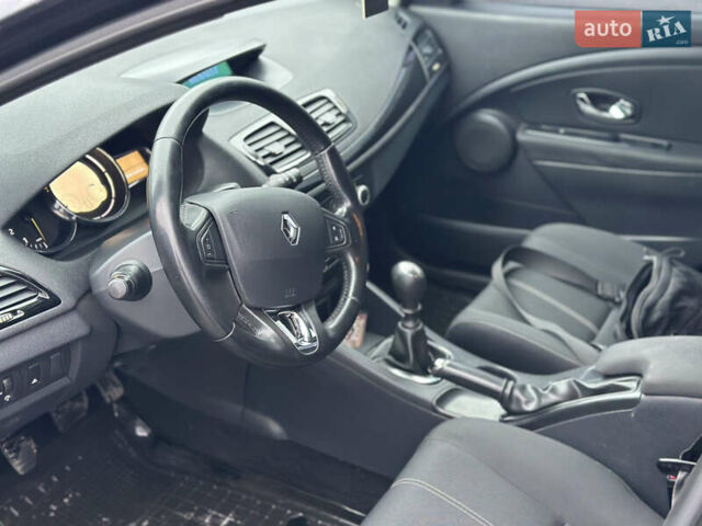 Серый Рено Меган, объемом двигателя 1.5 л и пробегом 260 тыс. км за 7700 $, фото 4 на Automoto.ua