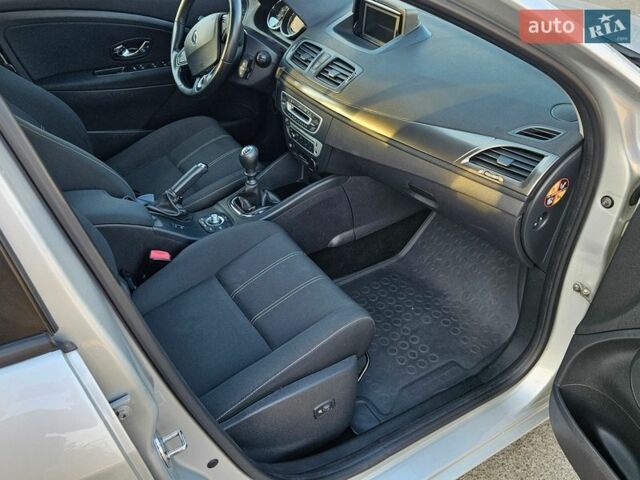 Сірий Рено Меган, об'ємом двигуна 1.46 л та пробігом 230 тис. км за 8900 $, фото 30 на Automoto.ua