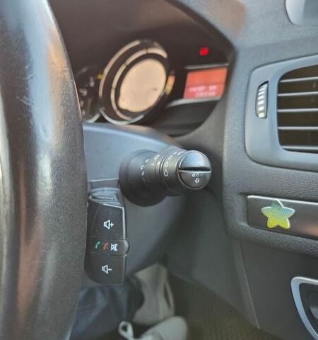 Серый Рено Меган, объемом двигателя 1.5 л и пробегом 416 тыс. км за 7200 $, фото 2 на Automoto.ua