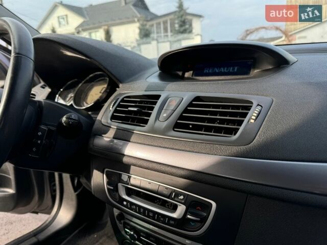 Сірий Рено Меган, об'ємом двигуна 1.6 л та пробігом 190 тис. км за 8500 $, фото 43 на Automoto.ua