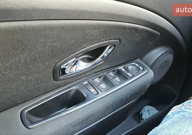 Серый Рено Меган, объемом двигателя 1.5 л и пробегом 244 тыс. км за 7999 $, фото 42 на Automoto.ua