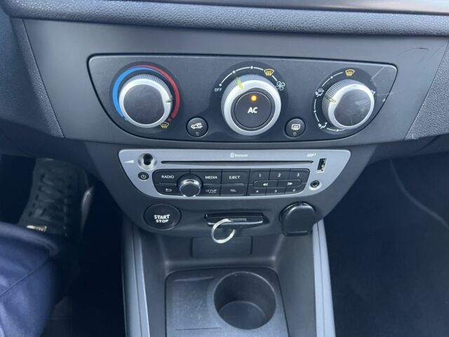 Сірий Рено Меган, об'ємом двигуна 1.5 л та пробігом 231 тис. км за 8300 $, фото 19 на Automoto.ua