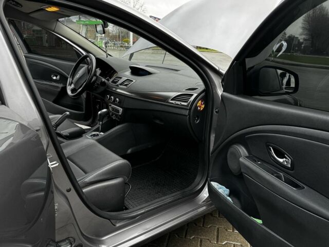 Сірий Рено Меган, об'ємом двигуна 1.5 л та пробігом 320 тис. км за 7600 $, фото 20 на Automoto.ua