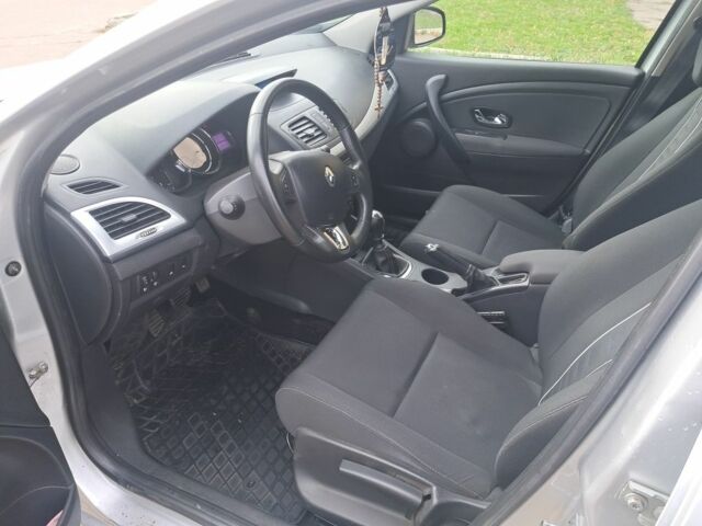 Серый Рено Меган, объемом двигателя 0 л и пробегом 175 тыс. км за 6350 $, фото 4 на Automoto.ua