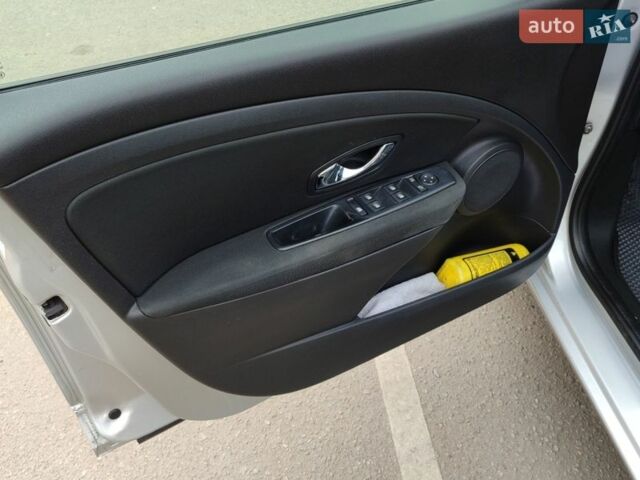 Серый Рено Меган, объемом двигателя 1.5 л и пробегом 274 тыс. км за 7600 $, фото 11 на Automoto.ua