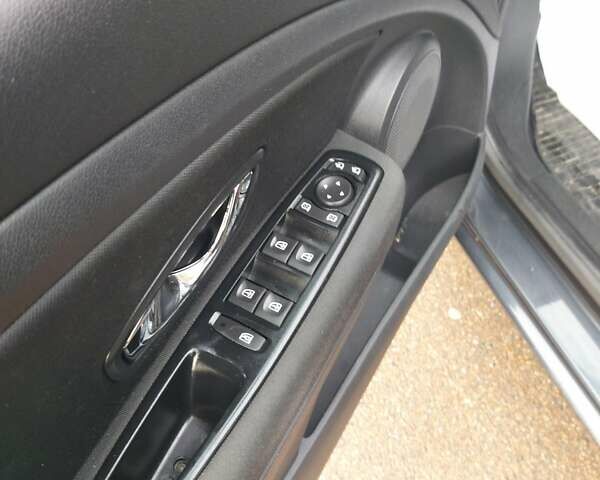 Серый Рено Меган, объемом двигателя 1.46 л и пробегом 233 тыс. км за 9700 $, фото 8 на Automoto.ua