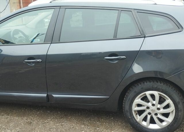 Серый Рено Меган, объемом двигателя 0 л и пробегом 181 тыс. км за 9800 $, фото 1 на Automoto.ua