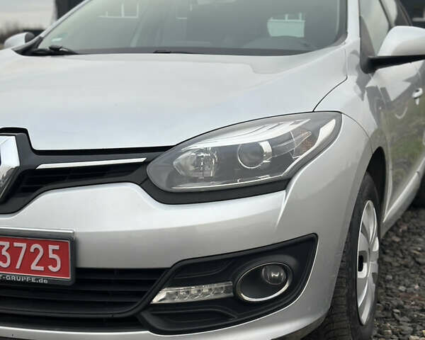 Серый Рено Меган, объемом двигателя 1.5 л и пробегом 265 тыс. км за 9200 $, фото 3 на Automoto.ua