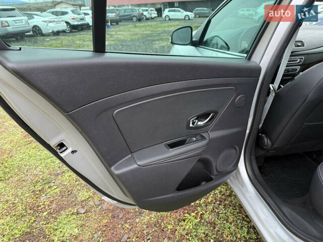 Серый Рено Меган, объемом двигателя 1.6 л и пробегом 250 тыс. км за 10500 $, фото 45 на Automoto.ua