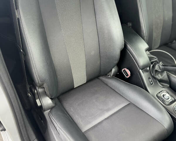 Серый Рено Меган, объемом двигателя 1.5 л и пробегом 393 тыс. км за 7500 $, фото 11 на Automoto.ua