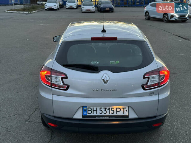Рено Меган 2015 в Киеве на Automoto.ua Серый Рено Меган, объемом двигателя 1.46 л и пробегом 294 тыс. км за 7450 $, фото 9 на Automoto.ua