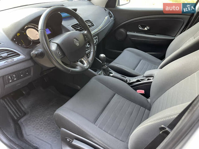 Серый Рено Меган, объемом двигателя 1.46 л и пробегом 148 тыс. км за 8950 $, фото 82 на Automoto.ua