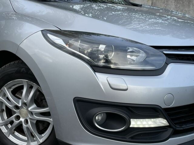 Серый Рено Меган, объемом двигателя 1.5 л и пробегом 206 тыс. км за 8990 $, фото 2 на Automoto.ua