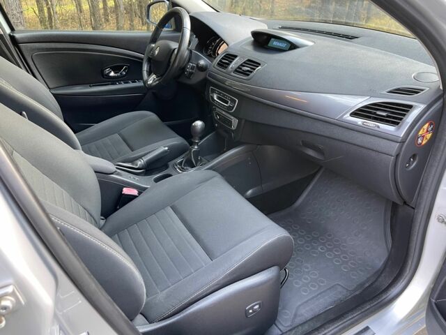 Серый Рено Меган, объемом двигателя 1.5 л и пробегом 148 тыс. км за 8750 $, фото 9 на Automoto.ua