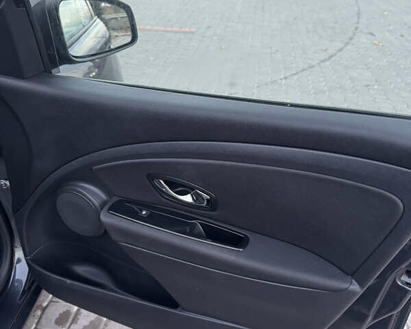 Серый Рено Меган, объемом двигателя 1.5 л и пробегом 136 тыс. км за 9900 $, фото 24 на Automoto.ua