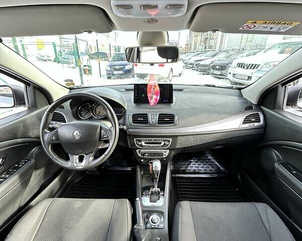 Серый Рено Меган, объемом двигателя 1.46 л и пробегом 255 тыс. км за 8900 $, фото 20 на Automoto.ua