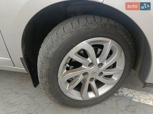 Серый Рено Меган, объемом двигателя 1.5 л и пробегом 223 тыс. км за 9500 $, фото 10 на Automoto.ua