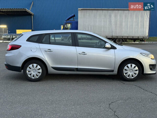 Рено Меган 2015 в Киеве на Automoto.ua Серый Рено Меган, объемом двигателя 1.46 л и пробегом 294 тыс. км за 7450 $, фото 13 на Automoto.ua