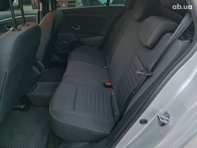 Серый Рено Меган, объемом двигателя 1.5 л и пробегом 216 тыс. км за 8990 $, фото 11 на Automoto.ua