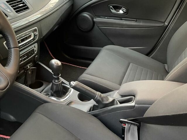 Серый Рено Меган, объемом двигателя 1.5 л и пробегом 217 тыс. км за 7800 $, фото 17 на Automoto.ua