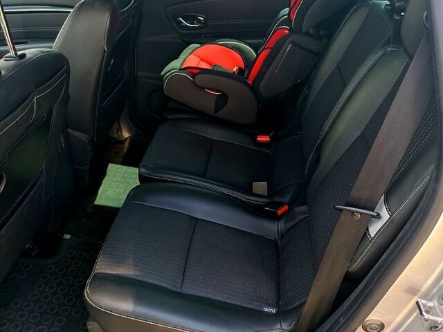 Серый Рено Меган, объемом двигателя 1.5 л и пробегом 277 тыс. км за 9500 $, фото 4 на Automoto.ua