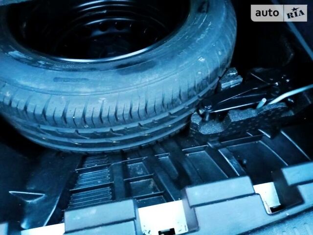 Серый Рено Меган, объемом двигателя 1.5 л и пробегом 260 тыс. км за 8900 $, фото 52 на Automoto.ua