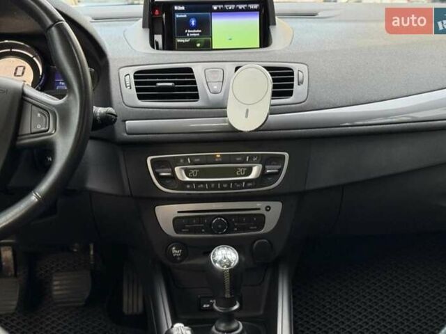 Серый Рено Меган, объемом двигателя 1.5 л и пробегом 214 тыс. км за 9999 $, фото 13 на Automoto.ua