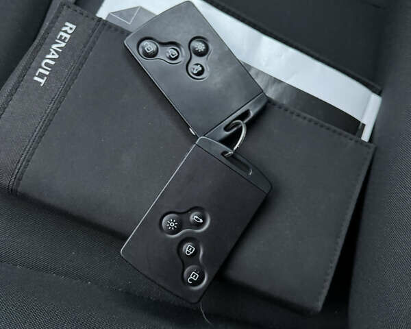 Серый Рено Меган, объемом двигателя 1.5 л и пробегом 136 тыс. км за 9900 $, фото 31 на Automoto.ua