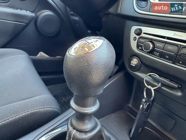 Серый Рено Меган, объемом двигателя 1.6 л и пробегом 191 тыс. км за 10850 $, фото 26 на Automoto.ua