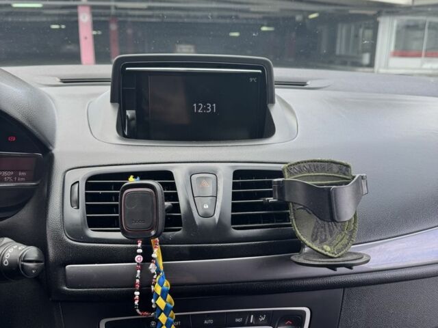 Серый Рено Меган, объемом двигателя 1.5 л и пробегом 390 тыс. км за 8500 $, фото 3 на Automoto.ua