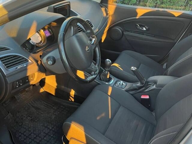 Сірий Рено Меган, об'ємом двигуна 1.5 л та пробігом 251 тис. км за 8300 $, фото 7 на Automoto.ua