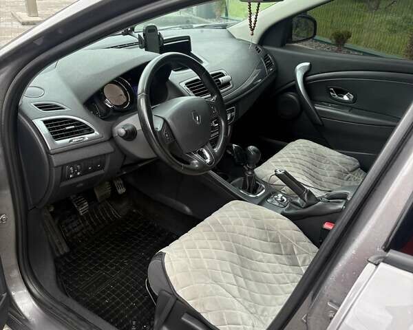 Серый Рено Меган, объемом двигателя 1.5 л и пробегом 281 тыс. км за 8800 $, фото 2 на Automoto.ua