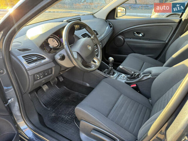 Серый Рено Меган, объемом двигателя 1.6 л и пробегом 191 тыс. км за 10850 $, фото 18 на Automoto.ua