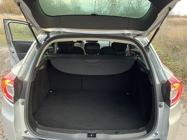 Серый Рено Меган, объемом двигателя 1.5 л и пробегом 217 тыс. км за 7800 $, фото 13 на Automoto.ua