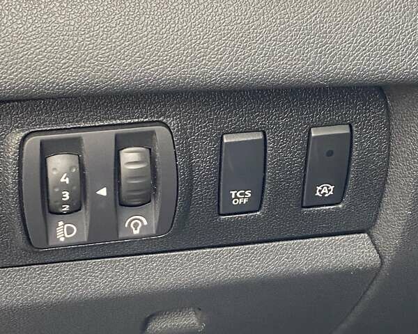 Серый Рено Меган, объемом двигателя 1.46 л и пробегом 189 тыс. км за 10500 $, фото 17 на Automoto.ua