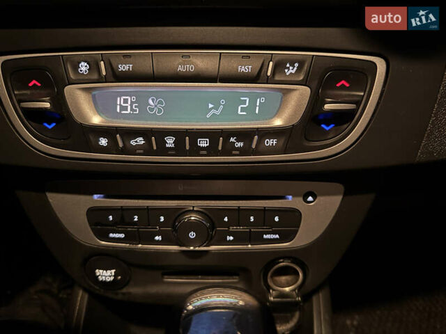 Серый Рено Меган, объемом двигателя 1.5 л и пробегом 393 тыс. км за 7500 $, фото 33 на Automoto.ua