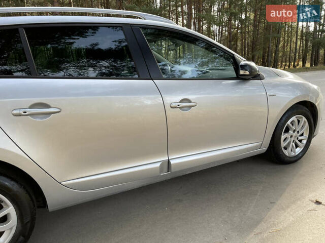 Серый Рено Меган, объемом двигателя 1.46 л и пробегом 148 тыс. км за 8950 $, фото 44 на Automoto.ua