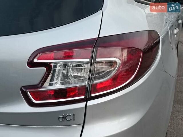 Серый Рено Меган, объемом двигателя 1.5 л и пробегом 216 тыс. км за 8990 $, фото 8 на Automoto.ua