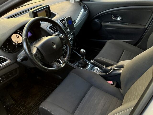 Серый Рено Меган, объемом двигателя 1.5 л и пробегом 243 тыс. км за 8600 $, фото 7 на Automoto.ua