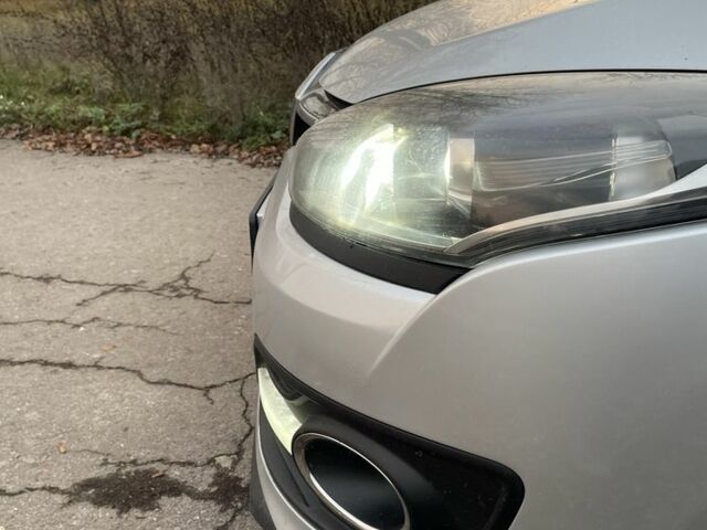 Серый Рено Меган, объемом двигателя 1.5 л и пробегом 217 тыс. км за 7800 $, фото 4 на Automoto.ua