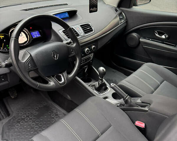 Серый Рено Меган, объемом двигателя 1.5 л и пробегом 136 тыс. км за 9600 $, фото 15 на Automoto.ua