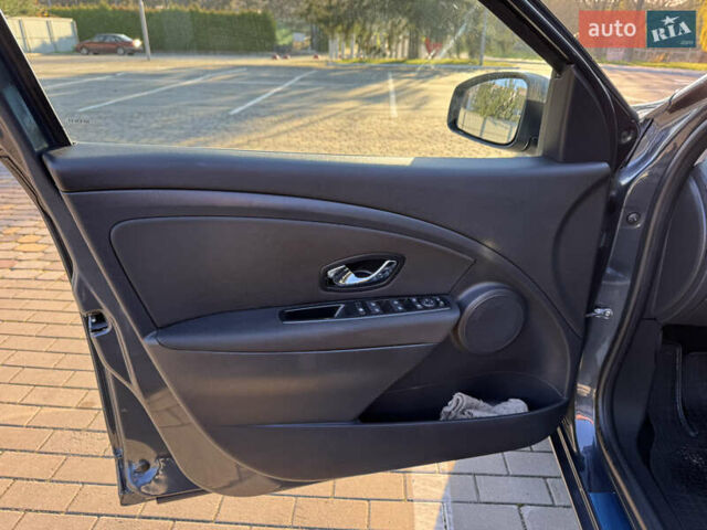 Серый Рено Меган, объемом двигателя 1.6 л и пробегом 191 тыс. км за 10850 $, фото 19 на Automoto.ua