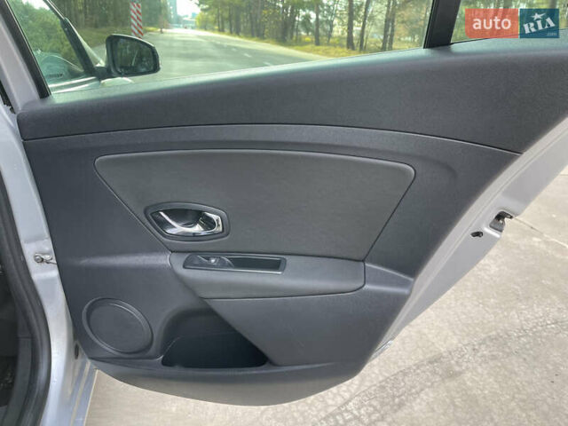 Серый Рено Меган, объемом двигателя 1.46 л и пробегом 148 тыс. км за 8950 $, фото 77 на Automoto.ua