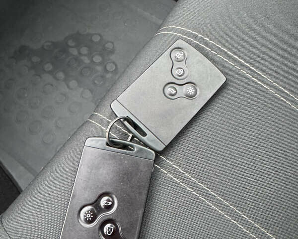 Серый Рено Меган, объемом двигателя 1.5 л и пробегом 136 тыс. км за 9600 $, фото 30 на Automoto.ua