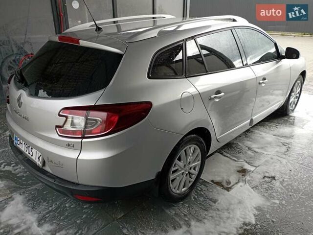 Серый Рено Меган, объемом двигателя 1.46 л и пробегом 230 тыс. км за 7999 $, фото 6 на Automoto.ua