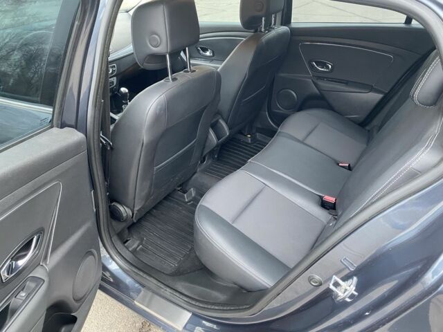 Серый Рено Меган, объемом двигателя 1.5 л и пробегом 218 тыс. км за 9200 $, фото 12 на Automoto.ua