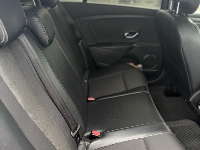 Серый Рено Меган, объемом двигателя 1.5 л и пробегом 390 тыс. км за 8500 $, фото 2 на Automoto.ua