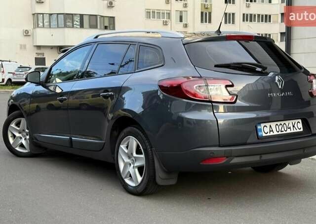 Серый Рено Меган, объемом двигателя 1.5 л и пробегом 214 тыс. км за 9999 $, фото 16 на Automoto.ua